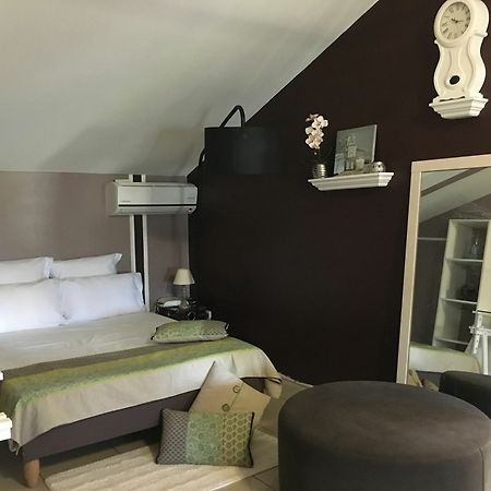 House With 5 Rooms In Etang Sale, With Wonderful Mountain View, Enclos Zewnętrze zdjęcie
