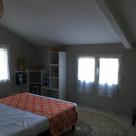 House With 5 Rooms In Etang Sale, With Wonderful Mountain View, Enclos Zewnętrze zdjęcie