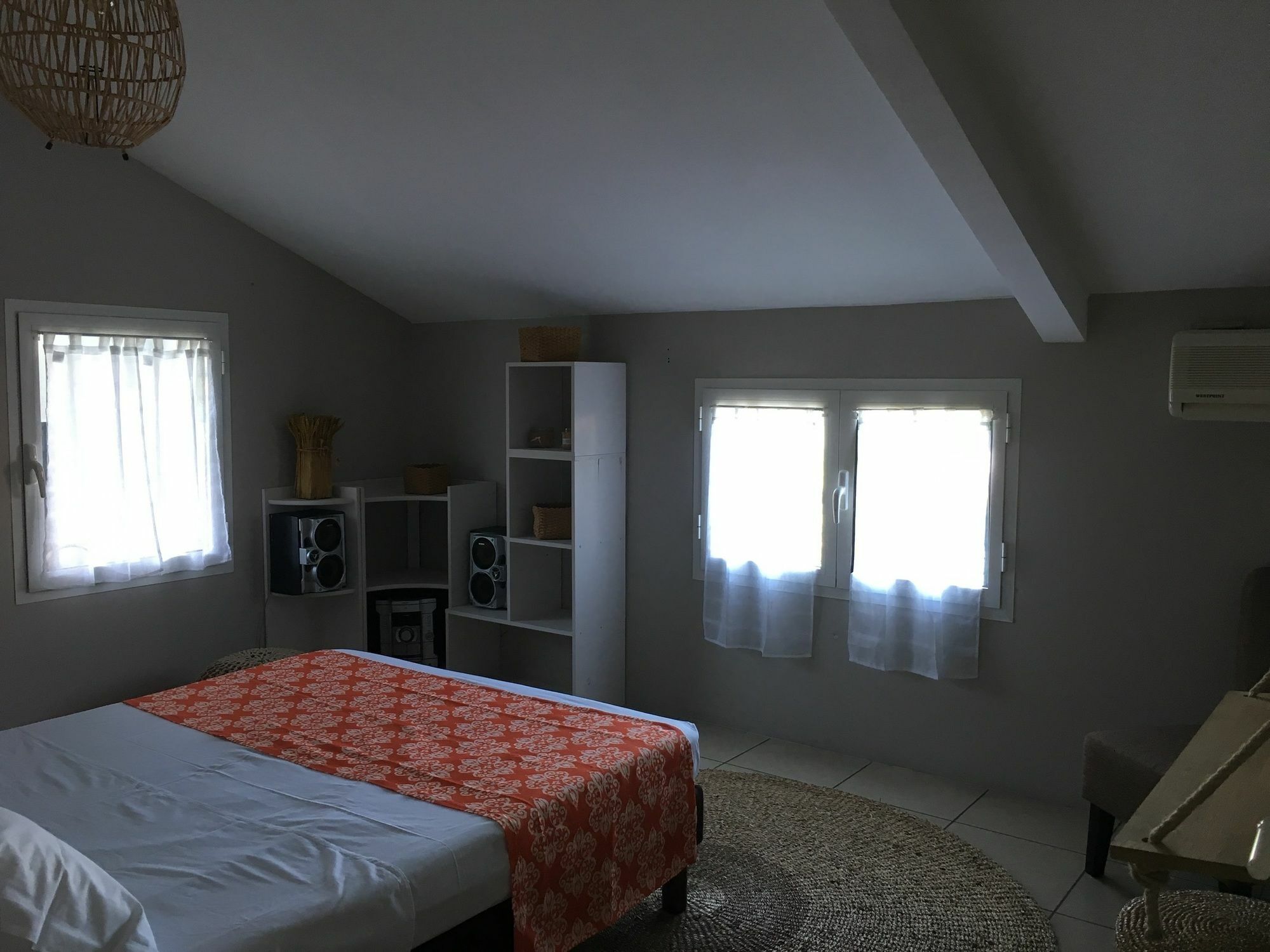 House With 5 Rooms In Etang Sale, With Wonderful Mountain View, Enclos Zewnętrze zdjęcie