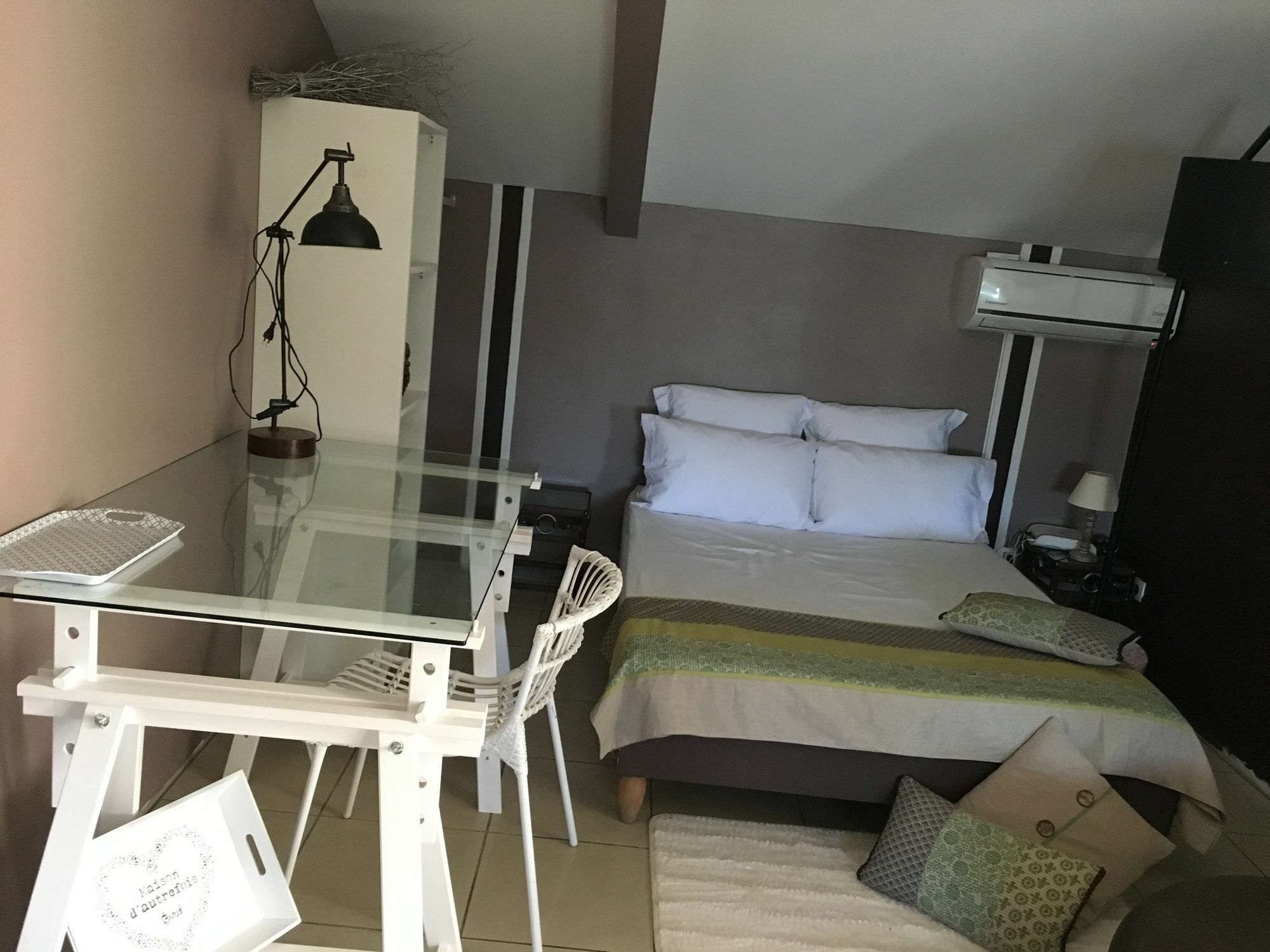 House With 5 Rooms In Etang Sale, With Wonderful Mountain View, Enclos Zewnętrze zdjęcie