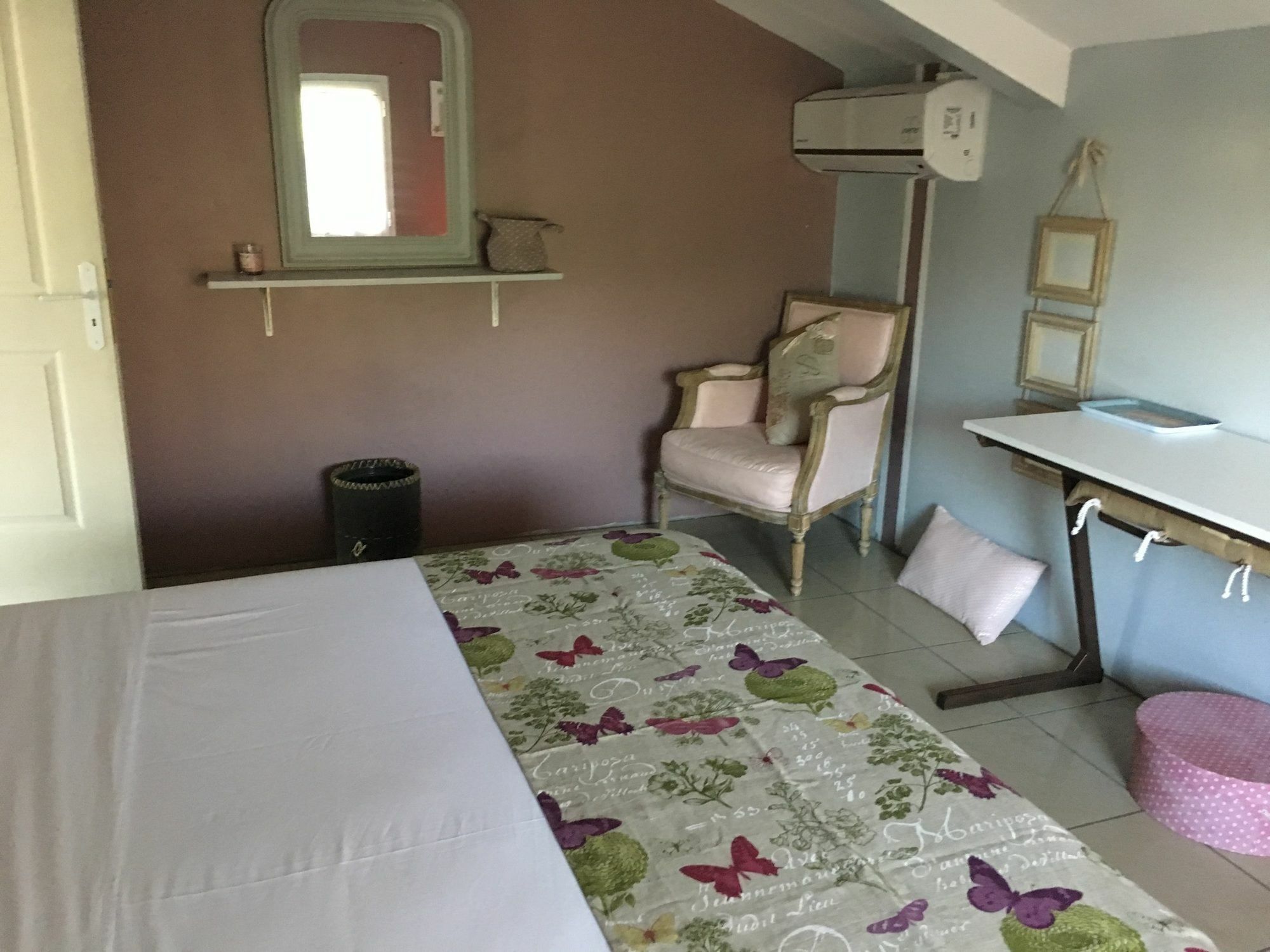 House With 5 Rooms In Etang Sale, With Wonderful Mountain View, Enclos Zewnętrze zdjęcie